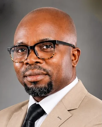 Louis Kwadzo Ankrah (Gasto Rainbow), founder of Gasto-Rainbow Art Gallery